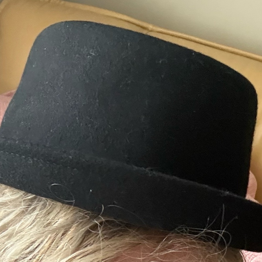 Charm's hat - Picture 5 of 6